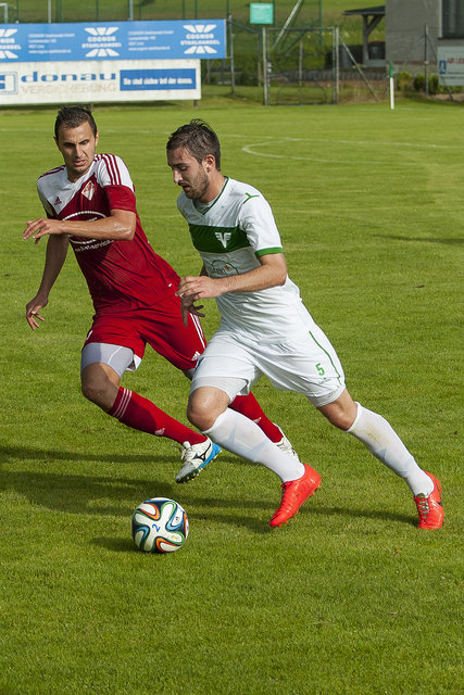 Neuzugang Hristo Krachanov verfolgt einen Gegenspieler.