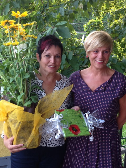 Claudia Fuchs (rechts) löst Andrea Luger als Präsidentin des Lionsclub Linz Land Athena in St. Florian ab. | Foto: Foto: R. Schuller