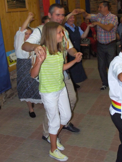 Sophie Regen wurde zum Reigentanz aufgefordert.