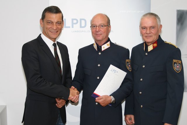 LPD Mag. Helmut Tomac, AbtInsp Gerhard Walser und BPKdt Obstlt Werner Hauser. | Foto: Polizei