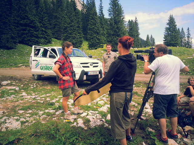 Filmdreh auf der Sulzkaralm: Die Folge wird im Oktober ausgestrahlt. | Foto: Nationalpark Gesäuse/Osebik