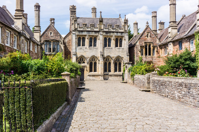 "The Vicars´ Chapel and Library"