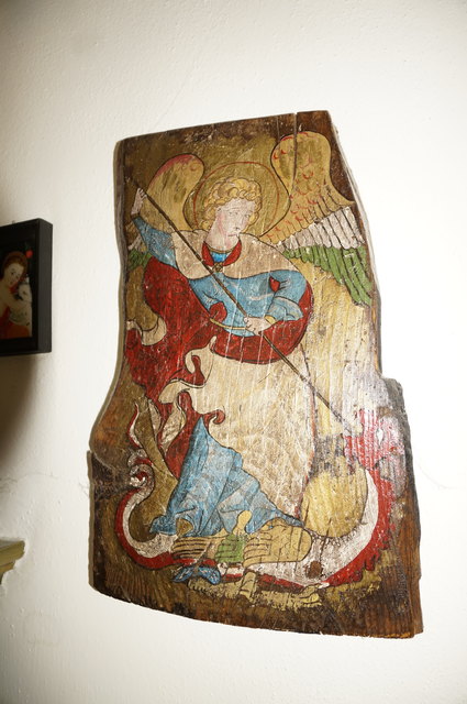 Nachgemalte Kunst, wie diese religiöse alte Darstellung gehören ebenfalls zu Sigrid Birgmanns Werk.