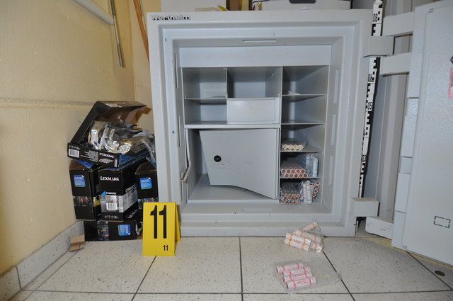 Diesen Tresor raubte die litauischen Kriminellen im Penny-Markt Stockerau aus. | Foto: LPD NÖ
