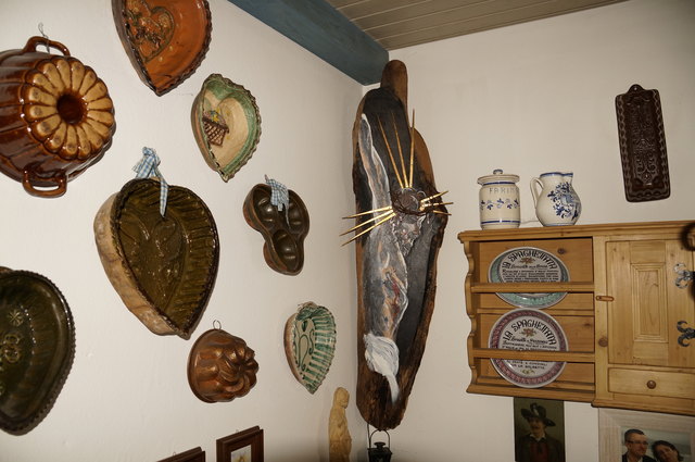 Nachgemalte Kunst wie diese gehören ebenfalls zu Sigrid Birgmanns Werk.