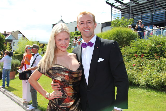 Mit dabei: Max Schaumburg-Lippe mit seiner Begleitung. | Foto: Astrid Kompan