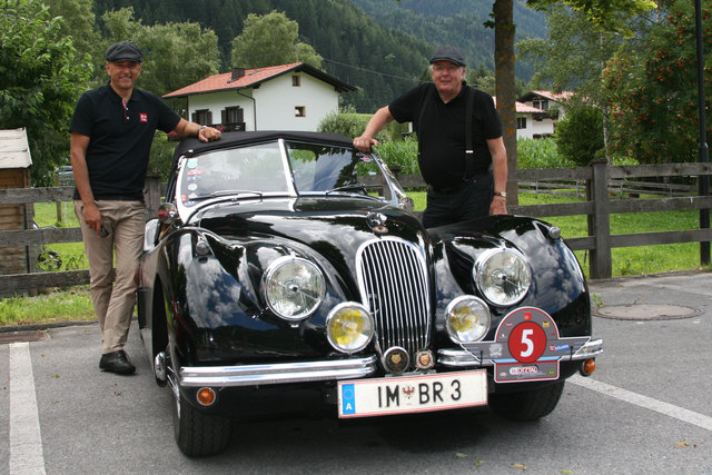 Bernhard Riml und Oliver Schwarz bei der Ötztal Classic mit einem Jaguar XK 120