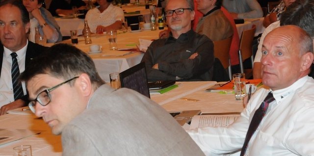 Dollinger Helmut (re i.B.) wurde zum Vorsitzenden und Kirchengast (li i.B.) zu seinem Stellvertreter des Wirtschaftsbereiches 02, einstimmig gewählt. | Foto: GPA-djp Steiermark