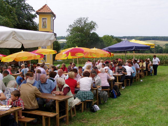... ein Fest mitten im Grünen ...