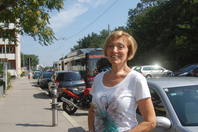 Brigitte Pitzer hält den Verkehrslärm in der Theodor-Sickel-Gasse nicht mehr aus.