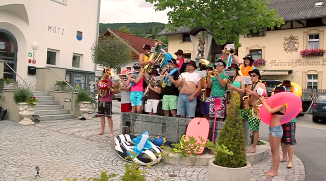 MK Mötz - Cold Water Challenge 2014  | Foto: Musikkapelle Mötz - YouTube