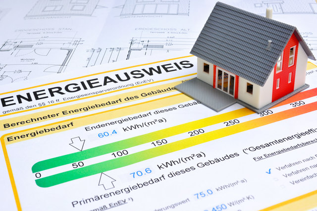 Eine gute Dämmung ist eine Investition in die Zukunft. Sie macht sich über Jahre hinweg bezahlt. | Foto: Alexander Raths/Fotolia