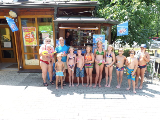 Die Eisaktion war der Bringer bei den Kindern. | Foto: KK