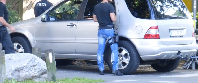 Beim heutigen Cobra-Einsatz in Graz blieben zum Glück die Schießeisen im Halfter. Das Zielobjekt wurde  widerstandslos in Empfang genommen und abgeliefert.