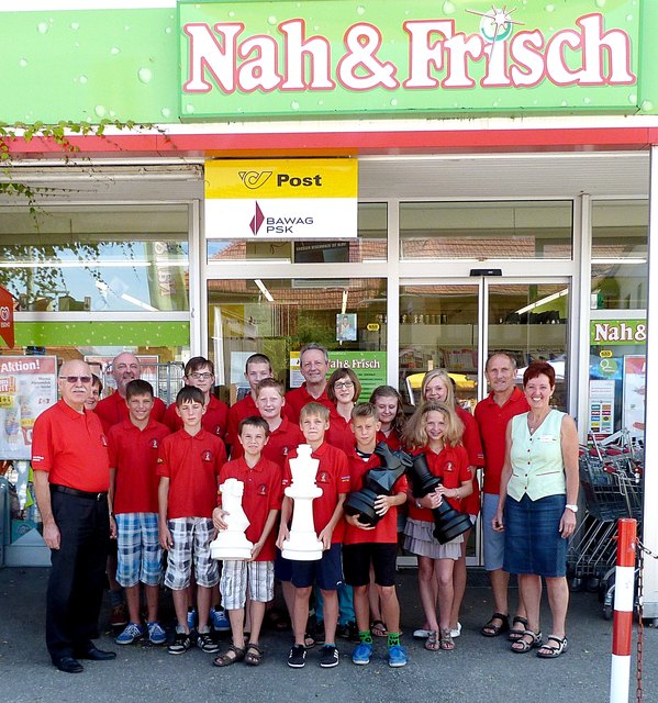 GF Karl Köpf (Baumgartner Energy GmbH), Ernestine Köpf (Fa. Baumgartner), Günther Punz (Trainer), Maximilian Weidenholzer, Gregor Diesenreither, Daniel Märzendorfer, Johannes Angermayr, Sebastian Anzengruber, Richard Wurm, Patrick Bell, Ing. Alois Haudum (Trainer), Eva Stegner (Jugendtrainerin), Dominik Rangger, Lena Berndorfer, Amelié Grimbeek, Bianca Fenth,  Hans Pölzl (B3), Geschäftsinhaberin Ernestine Reichart-Pölzl (Nah & Frisch)