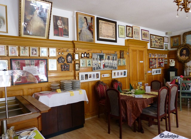 Sammlerstücke werden hier  mit viel Liebe präsentiert