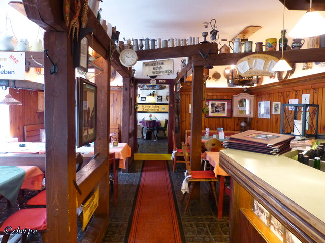 mit viel Liebe zum Detail eingerichtet