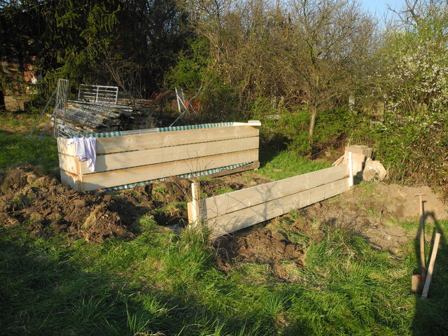 Die Erbauung von Hochbeeten macht viel Arbeit