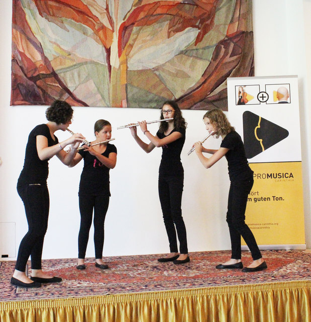 Flötussis mit Elisa und Sophia Stürzenbecher, Magdalena Labi und Marie-Christin Friesacher