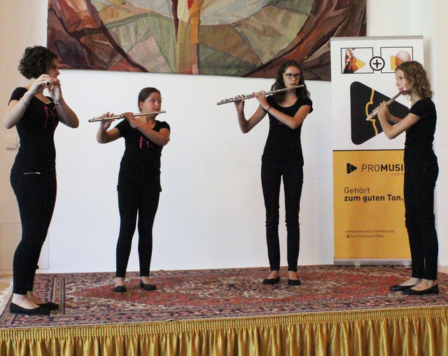 Flötussis mit Elisa und Sophia Stürzenbecher, Magdalena Labi und Marie-Christin Friesacher