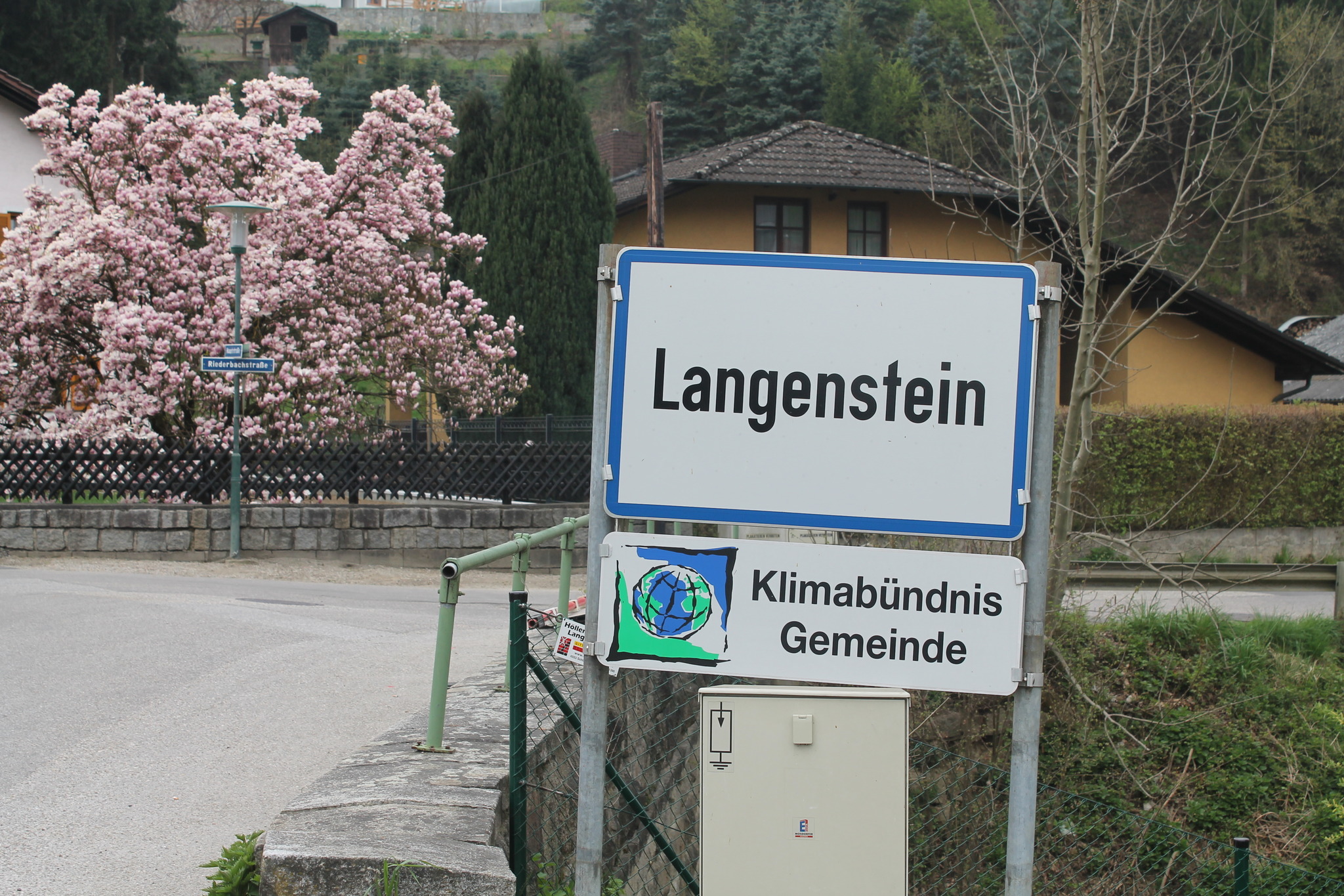 Groe Auswahl an Sexkontakten finden: Er sucht Sie (Erotik) in Langenstein. Jetzt Erotik-Anzeigen durchstbern oder inserieren auf ! Passende Er sucht Sie (Erotik): Sex in Langenstein - dbminer.net