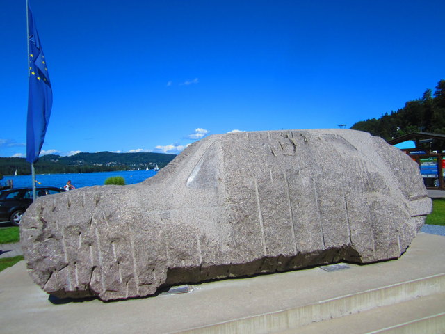 der Golf GTI aus Granit in Reifnitz am Wörthersee.