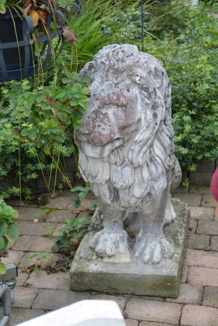 Mit sehr viel Liebe zum Detail hat die Purgstallerin ihre grüne Gartenoase gestaltet. | Foto: Roland Mayr