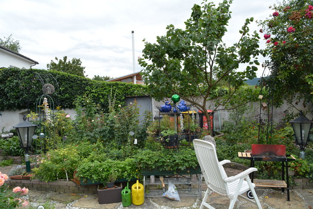 Mit sehr viel Liebe zum Detail hat die Purgstallerin ihre grüne Gartenoase gestaltet. | Foto: Roland Mayr