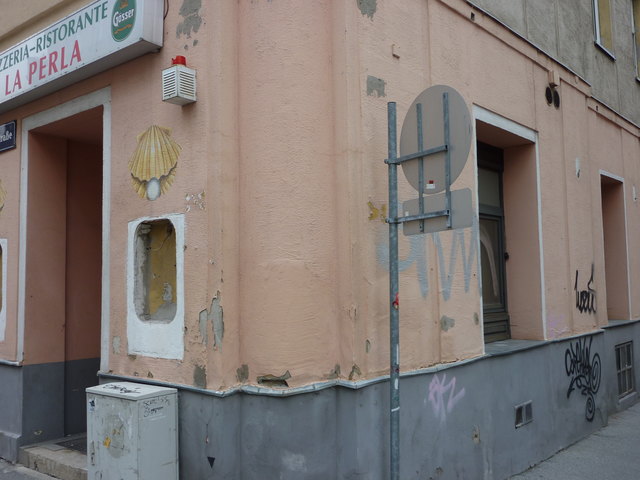 Semperstraße: Dieses Straßeneck hat schon bessere Zeiten gesehen.