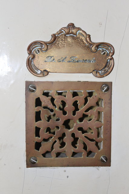 Dr. Albin Zuccato ist einer der letzten zwei Mieter am Bauernmarkt 1.