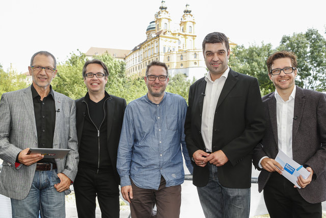 Rudolf Vajda (P3TV, li.) und Christian Trinkl (Bezirksblätter, re.) im Gespräch mit Michael Garschall, Alexander Hauer und Bernhard Thain.