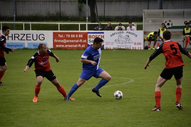 Erfolgreich in ihre erste Saison gestartet sind die Kicker vom FC Blau Weiß Wien: 9:0 gegen Inzersdorfer Jugend SC.