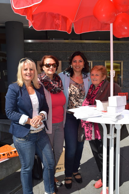 Karoline Graswander-Hainz (Bezirksvorsitzende Imst), Roswitha Lentsch (SPÖ Landeck), Selma Yildirim (Frauenvorsitzende der SPÖ Tirol) und Brigitte Trötzmüller (Bezirksfrauenvorsitzende Landeck).