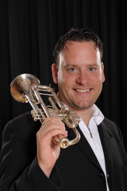 Musiker aus Leidenschaft: Wolfgang Legat hat sich ganz seinem Lieblingsinstrument verschworen | Foto: KK