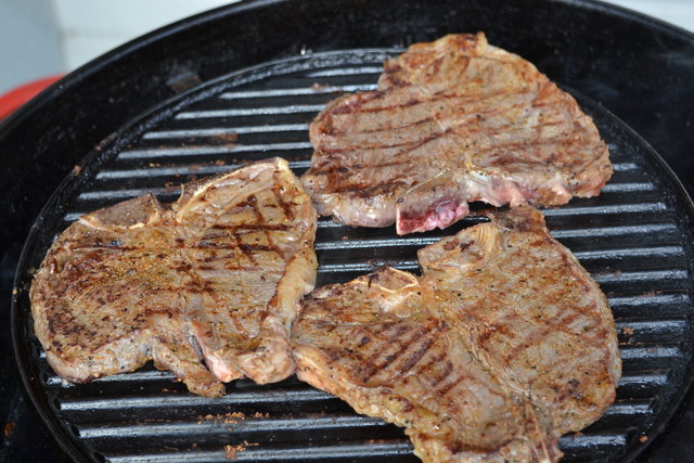 Es ging heiß her am Grill: T-Bone Steaks.