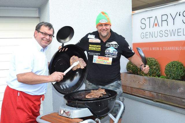 (v.l.) Grillweltmeister Helmut Karl und der ,,Austrian Rock" Franz Müllner.