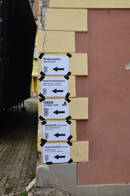 ...man kennt sich aus.