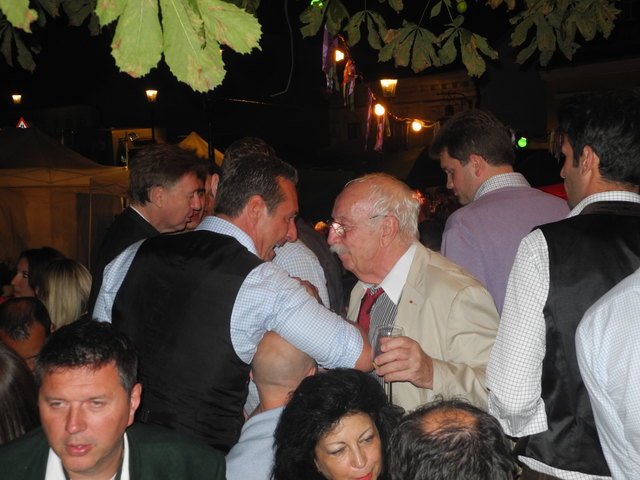 Alles trifft sich am Neustifter Kirtag