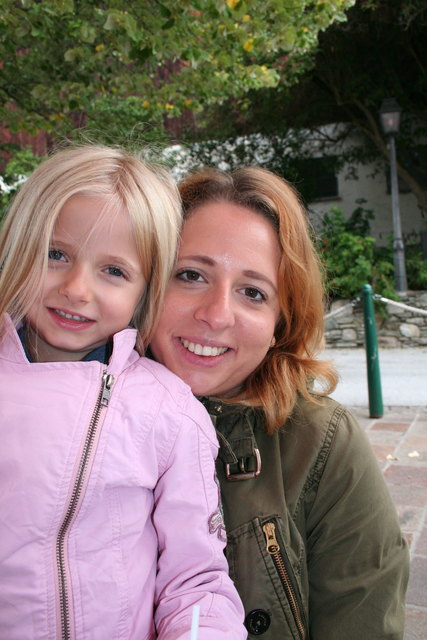 Katrin  Mayer (hier mit Tochter Angelina): "Stuhlfelden ist eine kleine, aber feine Gemeinde. Wir haben einen super Kindergarten mit toller Betreuung. Stuhlfelden ist einfach lebenswert."