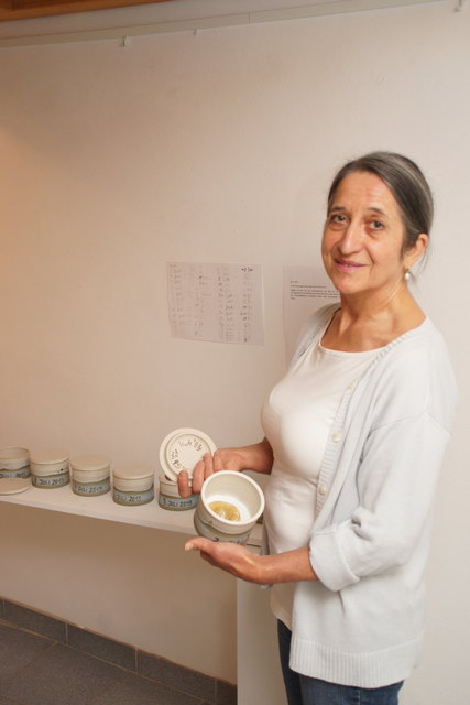 Die Sonnenstrahldauer der einzelnen Kalendertage im Monat Juli 2013 hat die Künstlerin in einer Hommage dargestellt.