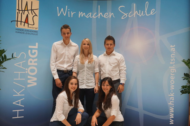 Maturaprojektgruppe der HAK Wörgl - Roman Fuchs, Theresa Waltl, Dominik Oberhammer, Julia Reibenschuh und Kristina Degiacinto (von oben links)
