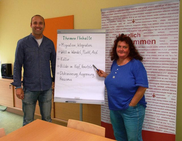 Die beiden TrainerInnen Dipl. Soz. Päd. (FH) Angela Schipani und DSA Mag. Stefan Schwabeneder