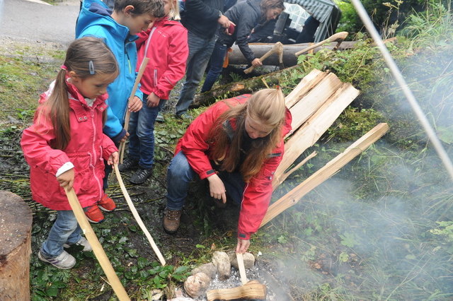 Holzforscher, Ethnoarchäologen, Simulationstechniker und Botaniker arbeiten am Projekt mit und gaben einen Einblick in die faszinierende Forschung. | Foto: Frühauf