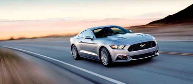 Der neue Ford Mustang mit als 5-Liter-V8-Motor und 426 PS oder mit 2,3-Liter-Vierzylinder mit 309 PS erhältlich sein. | Foto: Ford