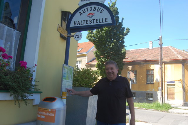 Ernst Baudisch fordert, dass der 72A  bis zum Betriebsschluss auch die Station Hasenleitengasse anfährt.