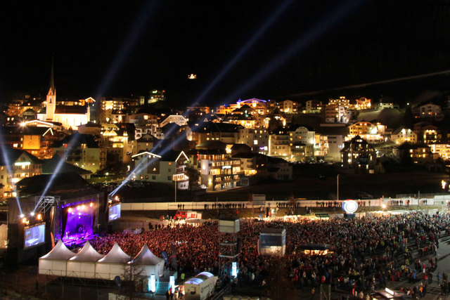 James Blunt performt am 29. November 2014 auf der legendären Top of the Mountain Bühne. | Foto: TVB Paznaun-Ischgl