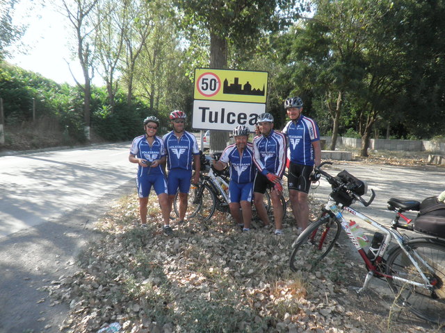 Mit dem Rad unterwegs: Maria und Gerhard Steininger, Manfred Honeder, Josef Hießmaier und Werner Steiner.