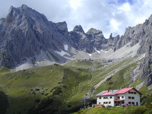 Deutliche Umsatzrückgänge: Wenig Freude haben die Hüttenwirte mit dem heurigen Sommer (im Bild die Steinseehütte). | Foto: Anni Traxl