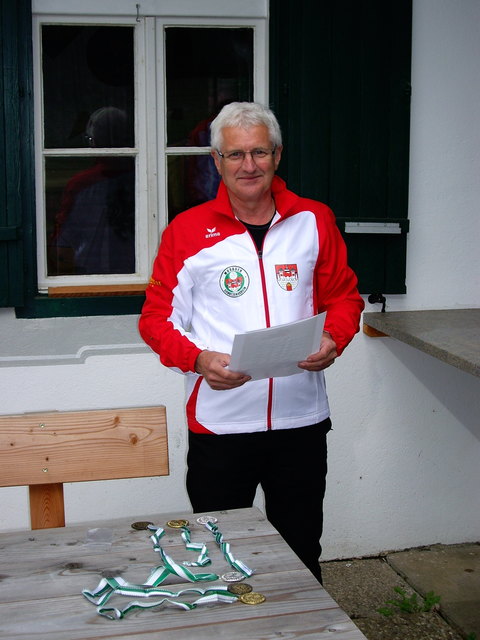 Landessportleiter Walter Zitz bei der Siegerehrung