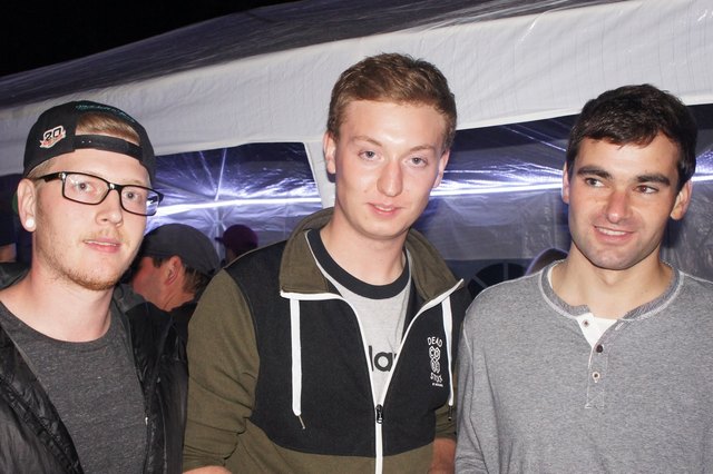 Die Musikfans: Jonathan Egger, Niklas Bugelnig und Stefan Fischer (von links)